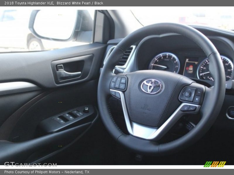Blizzard White Pearl / Black 2018 Toyota Highlander XLE
