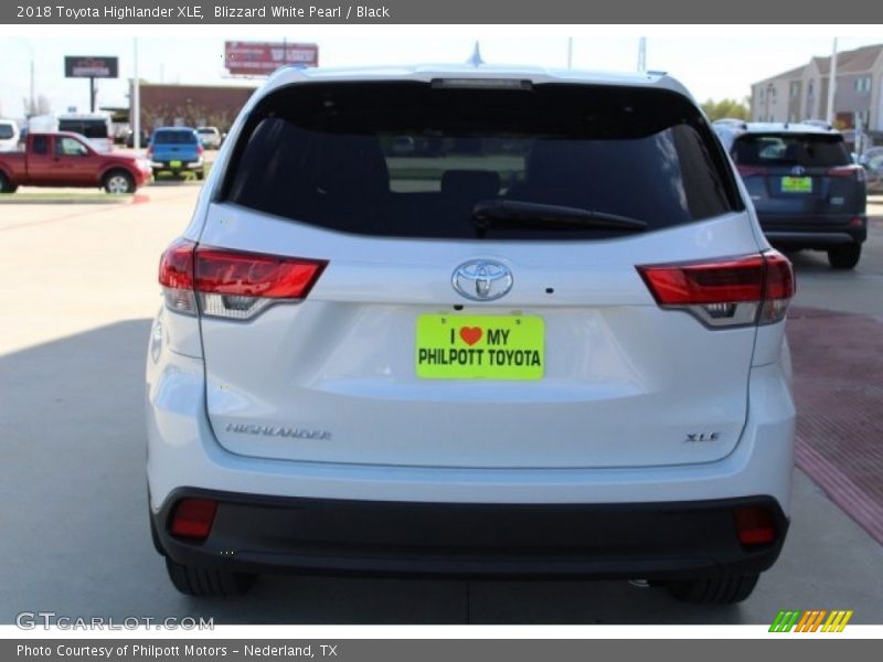 Blizzard White Pearl / Black 2018 Toyota Highlander XLE
