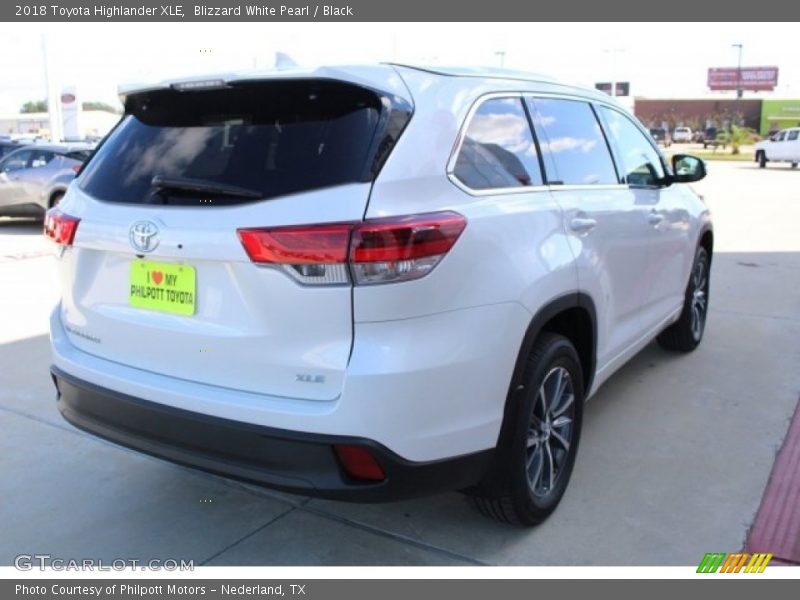 Blizzard White Pearl / Black 2018 Toyota Highlander XLE