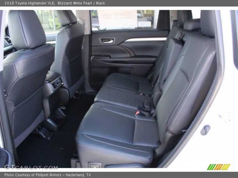 Blizzard White Pearl / Black 2018 Toyota Highlander XLE