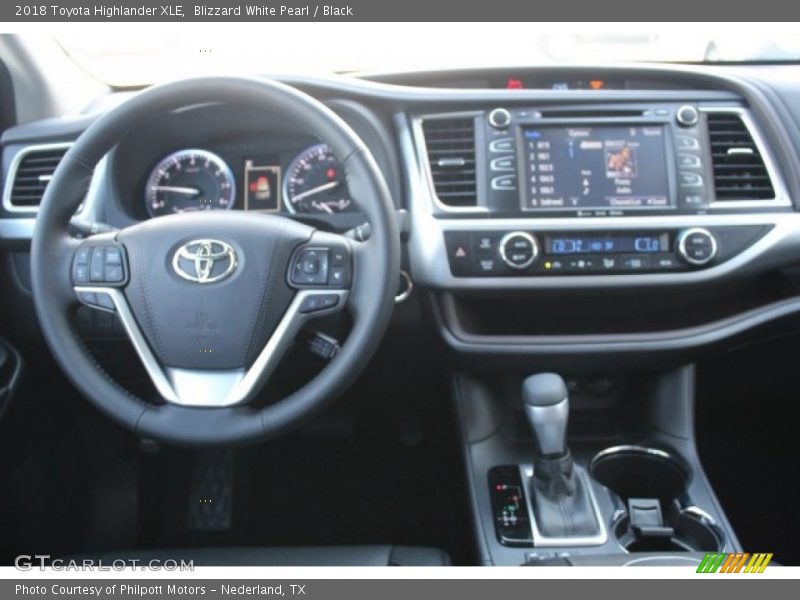 Blizzard White Pearl / Black 2018 Toyota Highlander XLE