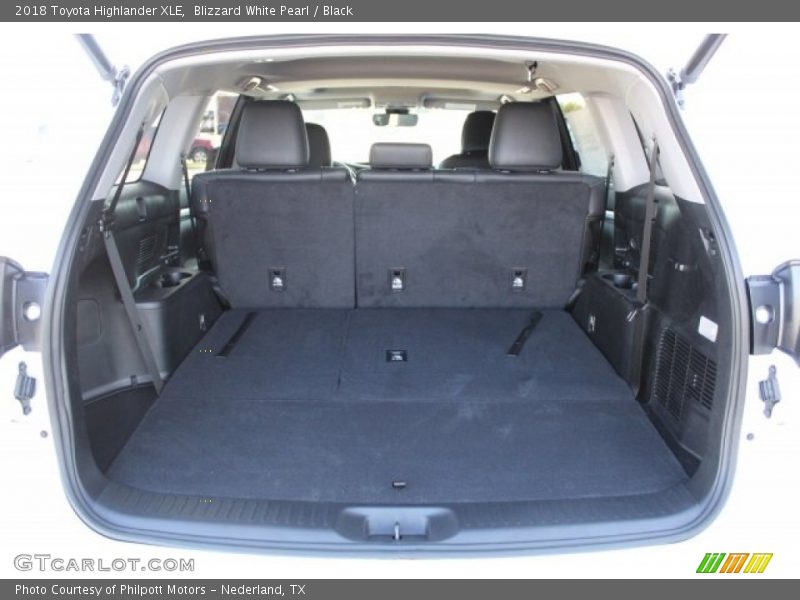 Blizzard White Pearl / Black 2018 Toyota Highlander XLE