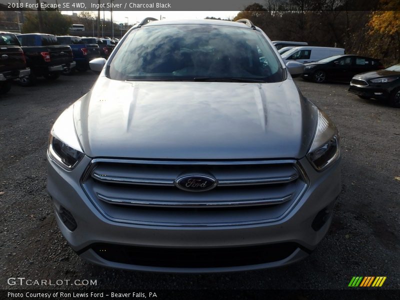 Ingot Silver / Charcoal Black 2018 Ford Escape SE 4WD
