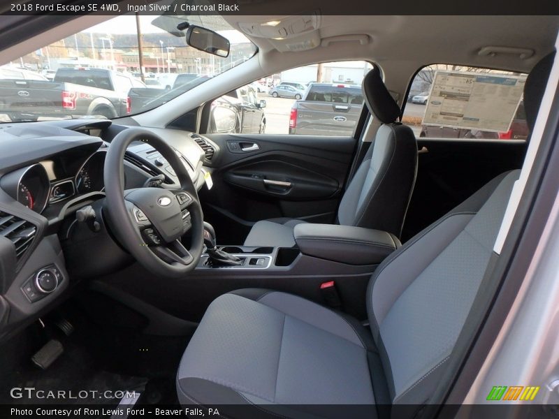 Ingot Silver / Charcoal Black 2018 Ford Escape SE 4WD