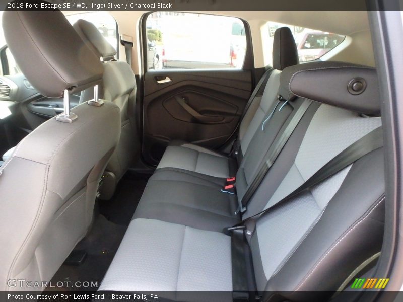 Ingot Silver / Charcoal Black 2018 Ford Escape SE 4WD