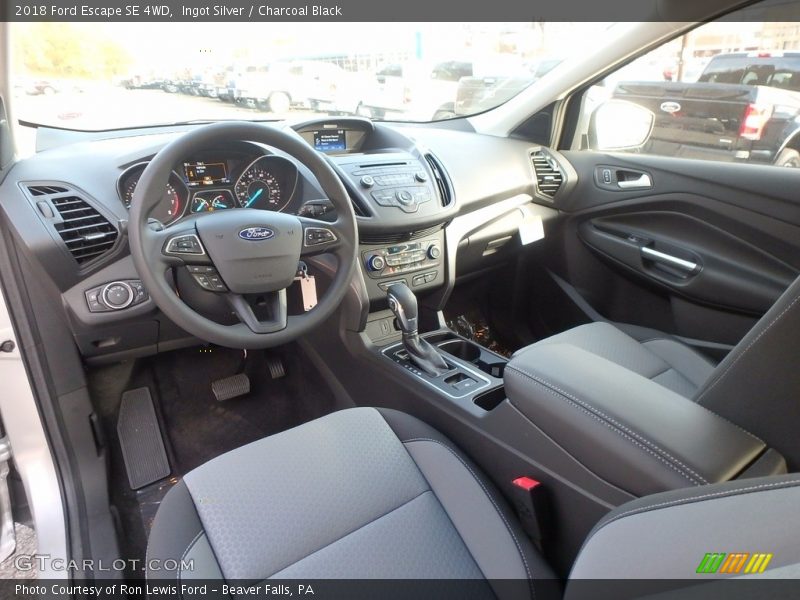 Ingot Silver / Charcoal Black 2018 Ford Escape SE 4WD
