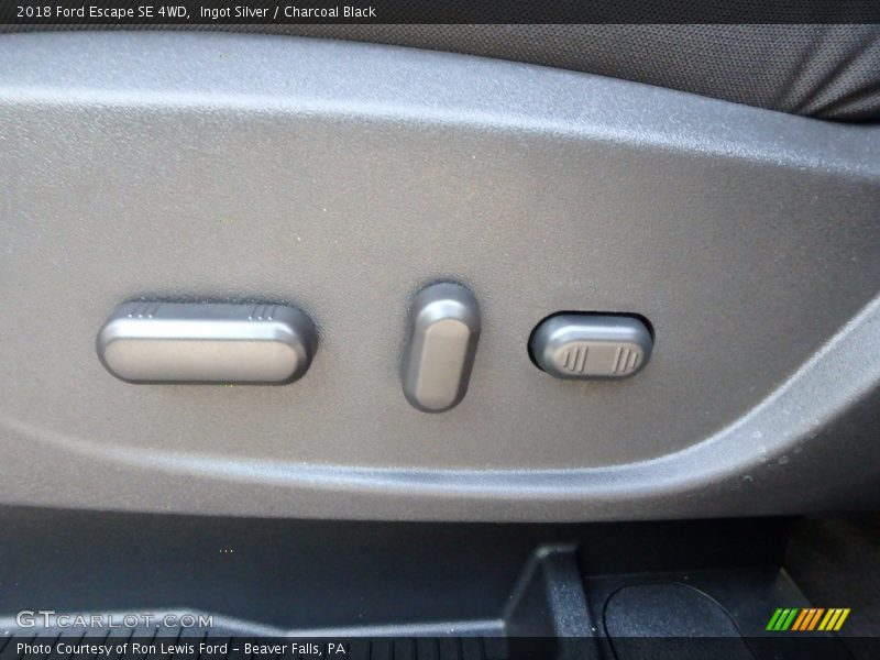 Ingot Silver / Charcoal Black 2018 Ford Escape SE 4WD