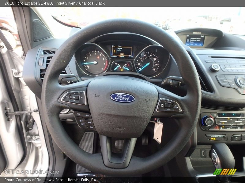 Ingot Silver / Charcoal Black 2018 Ford Escape SE 4WD