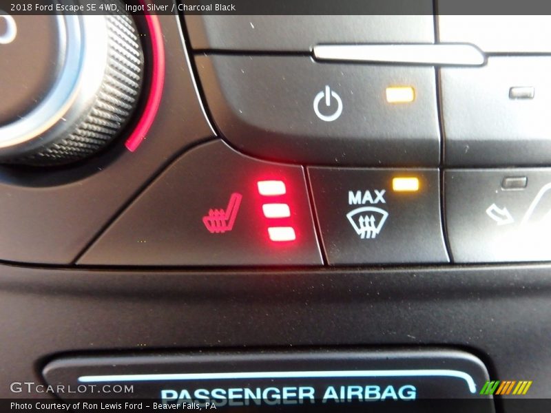 Ingot Silver / Charcoal Black 2018 Ford Escape SE 4WD