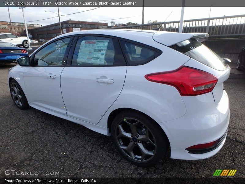 Oxford White / Charcoal Black Recaro Leather 2018 Ford Focus ST Hatch