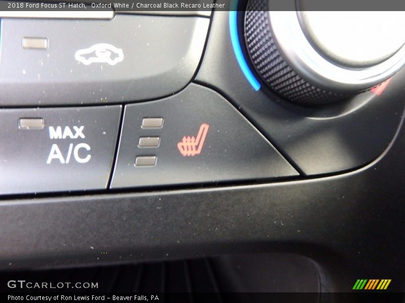 Oxford White / Charcoal Black Recaro Leather 2018 Ford Focus ST Hatch