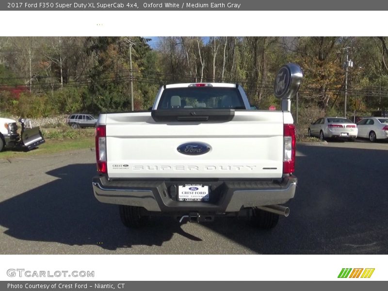 Oxford White / Medium Earth Gray 2017 Ford F350 Super Duty XL SuperCab 4x4