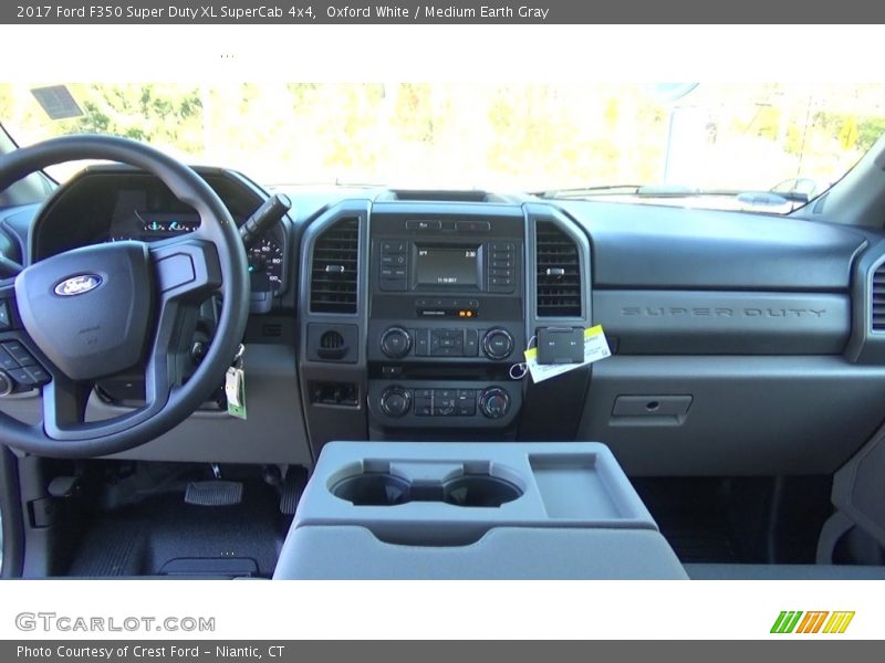 Oxford White / Medium Earth Gray 2017 Ford F350 Super Duty XL SuperCab 4x4