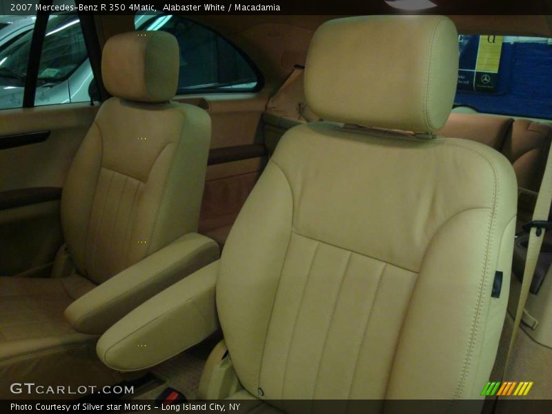 Alabaster White / Macadamia 2007 Mercedes-Benz R 350 4Matic