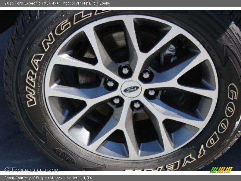 Ingot Silver Metallic / Ebony 2016 Ford Expedition XLT 4x4