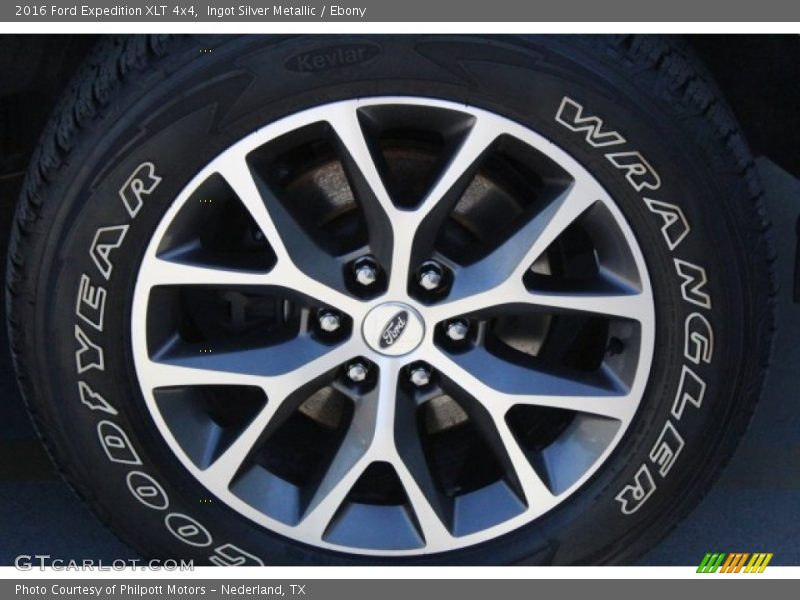 Ingot Silver Metallic / Ebony 2016 Ford Expedition XLT 4x4