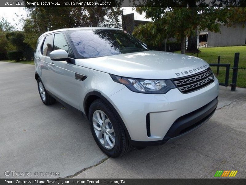 Indus Silver / Ebony/Ebony 2017 Land Rover Discovery SE