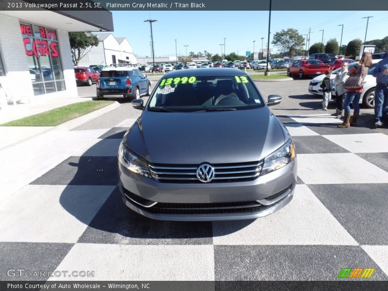 Platinum Gray Metallic / Titan Black 2013 Volkswagen Passat 2.5L SE