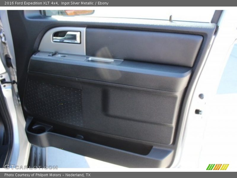 Ingot Silver Metallic / Ebony 2016 Ford Expedition XLT 4x4
