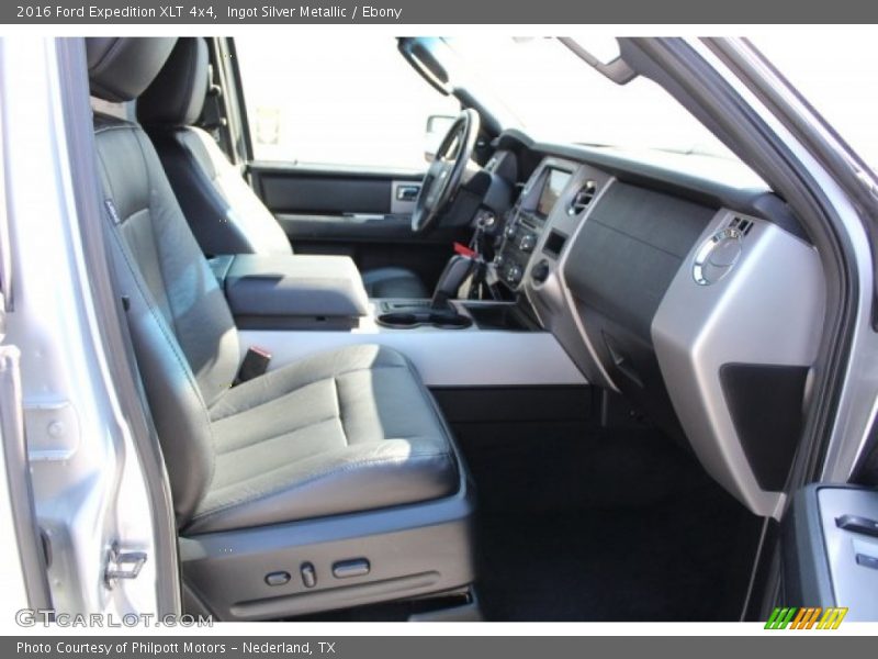 Ingot Silver Metallic / Ebony 2016 Ford Expedition XLT 4x4