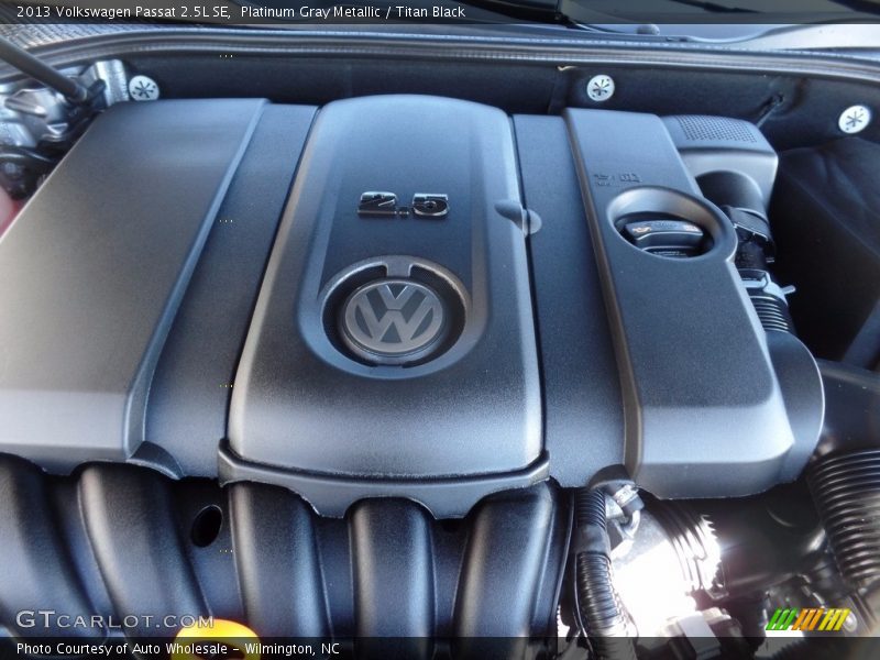 Platinum Gray Metallic / Titan Black 2013 Volkswagen Passat 2.5L SE