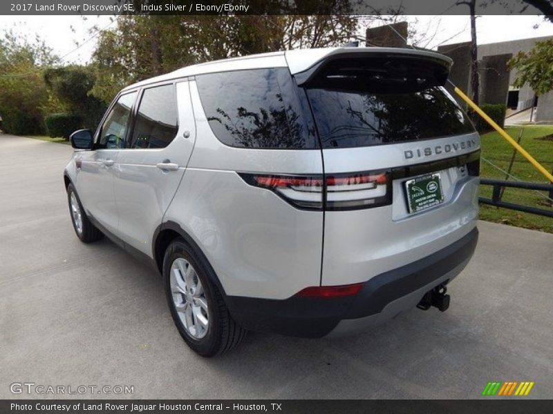 Indus Silver / Ebony/Ebony 2017 Land Rover Discovery SE