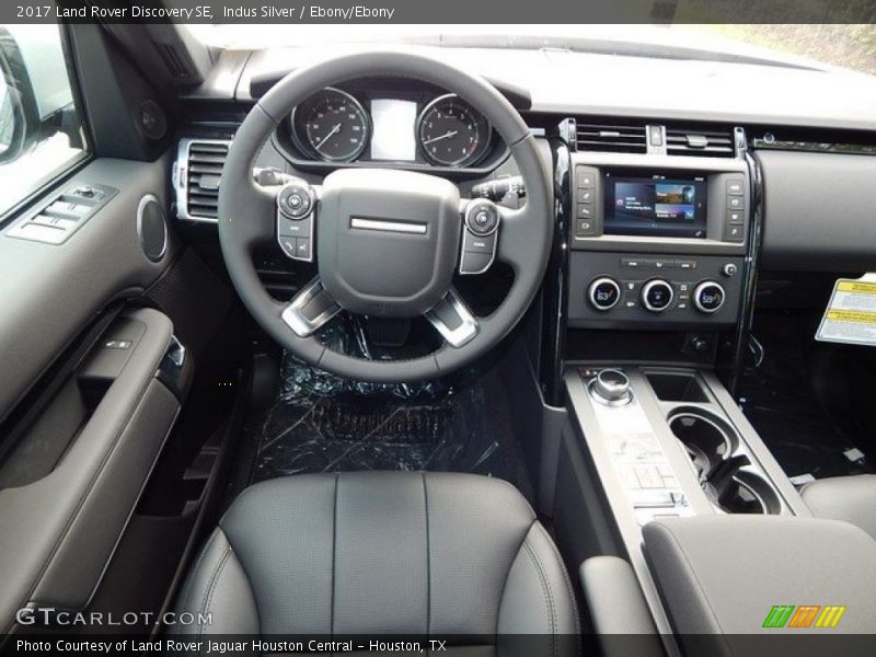 Indus Silver / Ebony/Ebony 2017 Land Rover Discovery SE