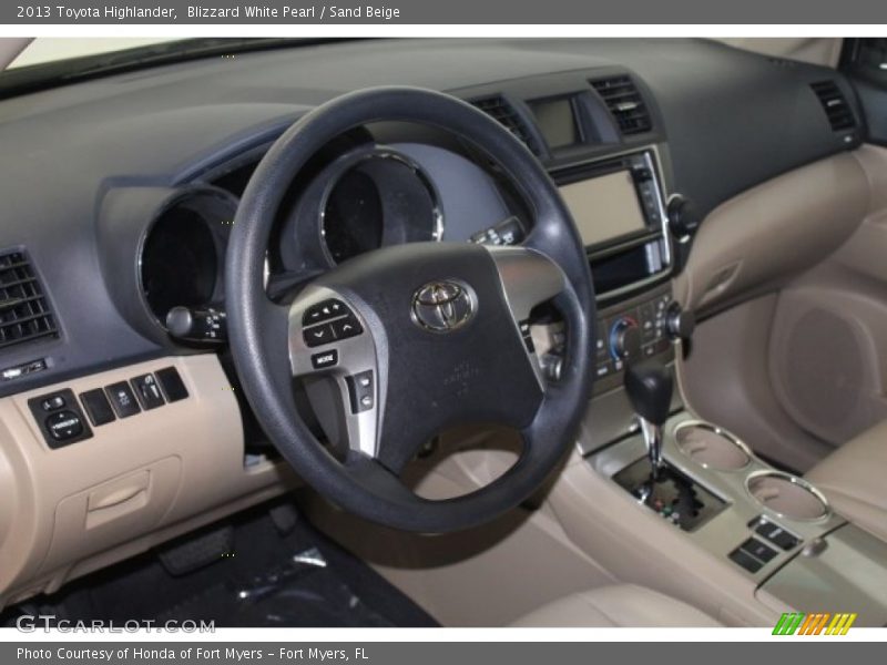 Blizzard White Pearl / Sand Beige 2013 Toyota Highlander
