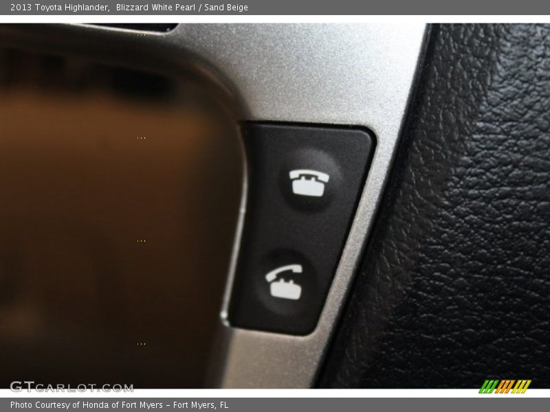Blizzard White Pearl / Sand Beige 2013 Toyota Highlander