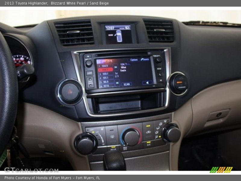 Blizzard White Pearl / Sand Beige 2013 Toyota Highlander