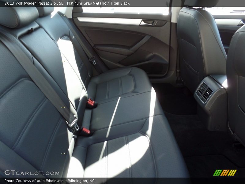 Platinum Gray Metallic / Titan Black 2013 Volkswagen Passat 2.5L SE
