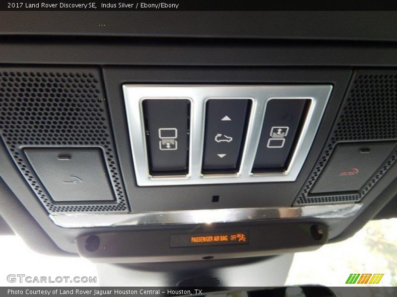 Indus Silver / Ebony/Ebony 2017 Land Rover Discovery SE