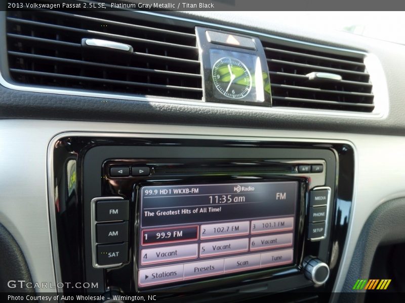 Platinum Gray Metallic / Titan Black 2013 Volkswagen Passat 2.5L SE