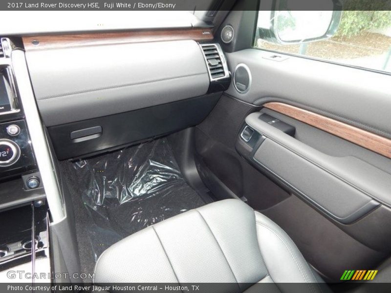 Fuji White / Ebony/Ebony 2017 Land Rover Discovery HSE