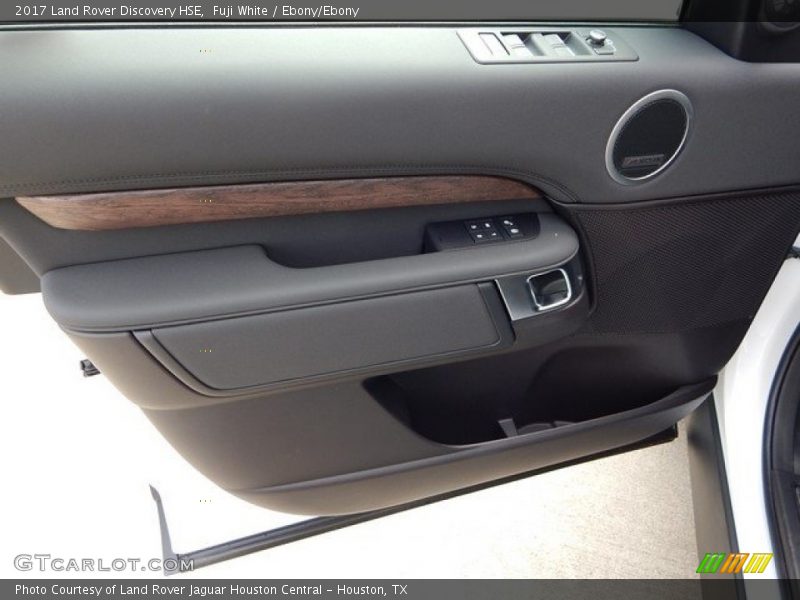 Fuji White / Ebony/Ebony 2017 Land Rover Discovery HSE