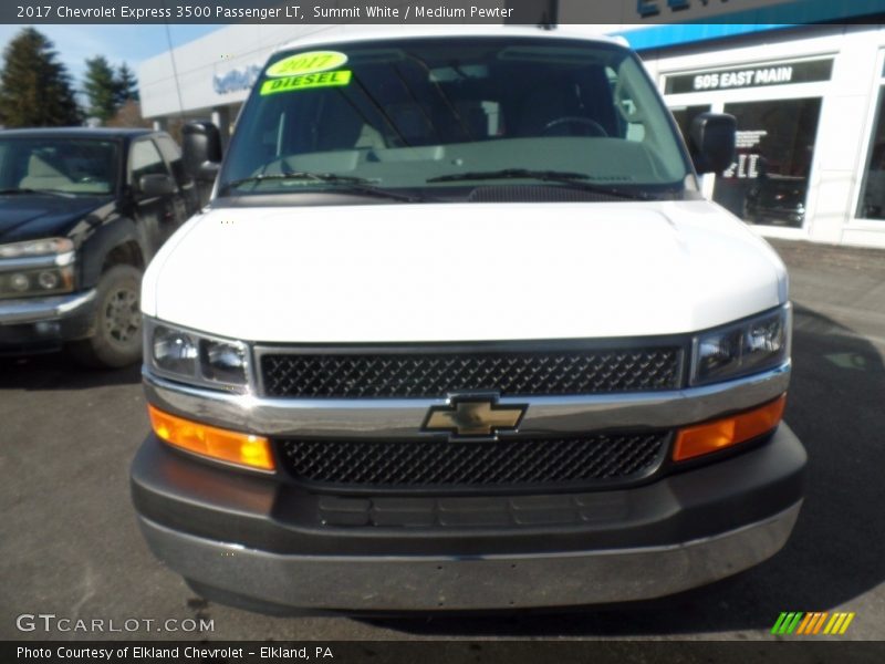 Summit White / Medium Pewter 2017 Chevrolet Express 3500 Passenger LT
