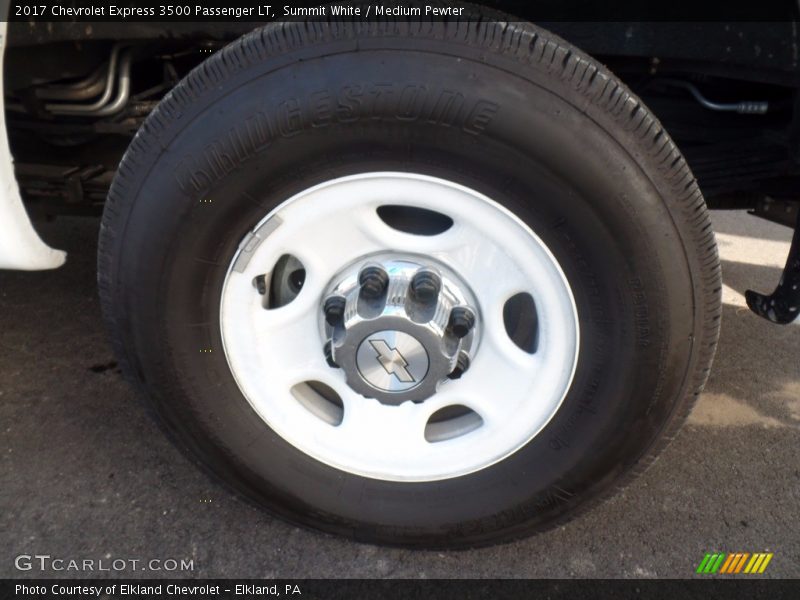 Summit White / Medium Pewter 2017 Chevrolet Express 3500 Passenger LT