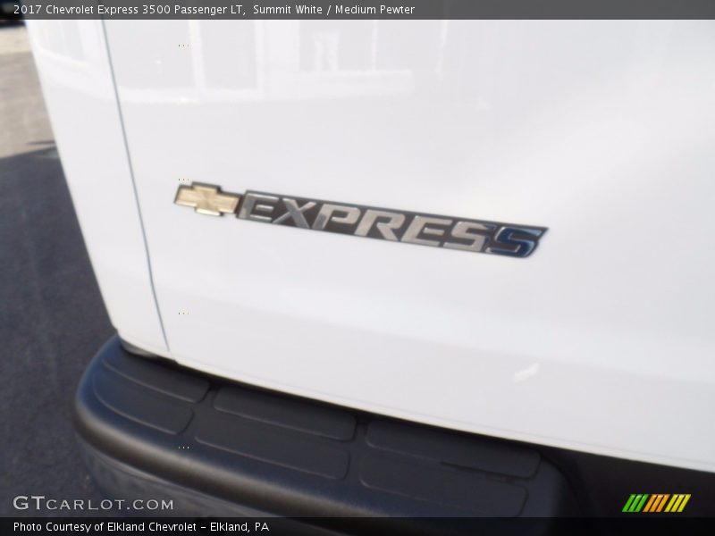 Summit White / Medium Pewter 2017 Chevrolet Express 3500 Passenger LT