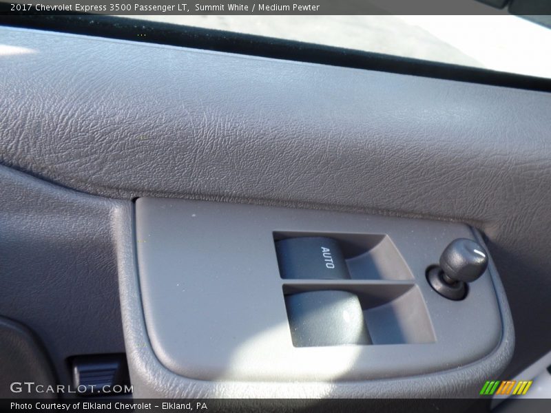 Summit White / Medium Pewter 2017 Chevrolet Express 3500 Passenger LT