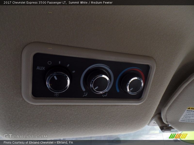 Summit White / Medium Pewter 2017 Chevrolet Express 3500 Passenger LT