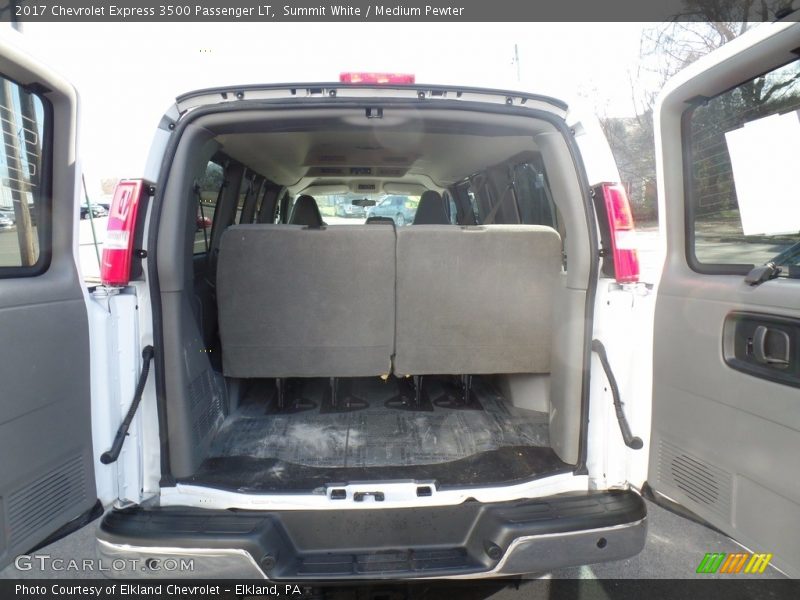 Summit White / Medium Pewter 2017 Chevrolet Express 3500 Passenger LT