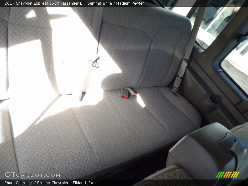 Summit White / Medium Pewter 2017 Chevrolet Express 3500 Passenger LT