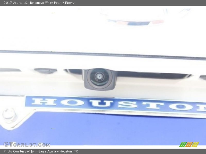 Bellanova White Pearl / Ebony 2017 Acura ILX