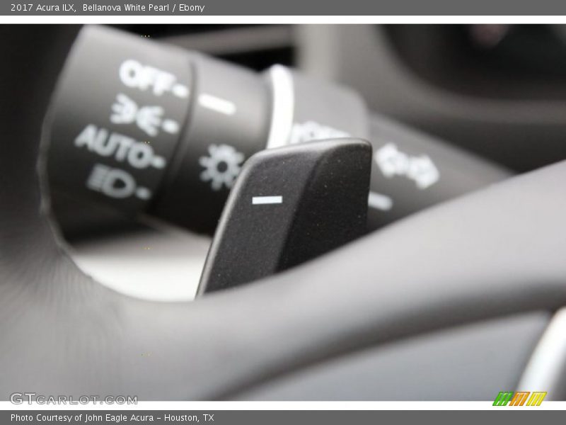 Bellanova White Pearl / Ebony 2017 Acura ILX