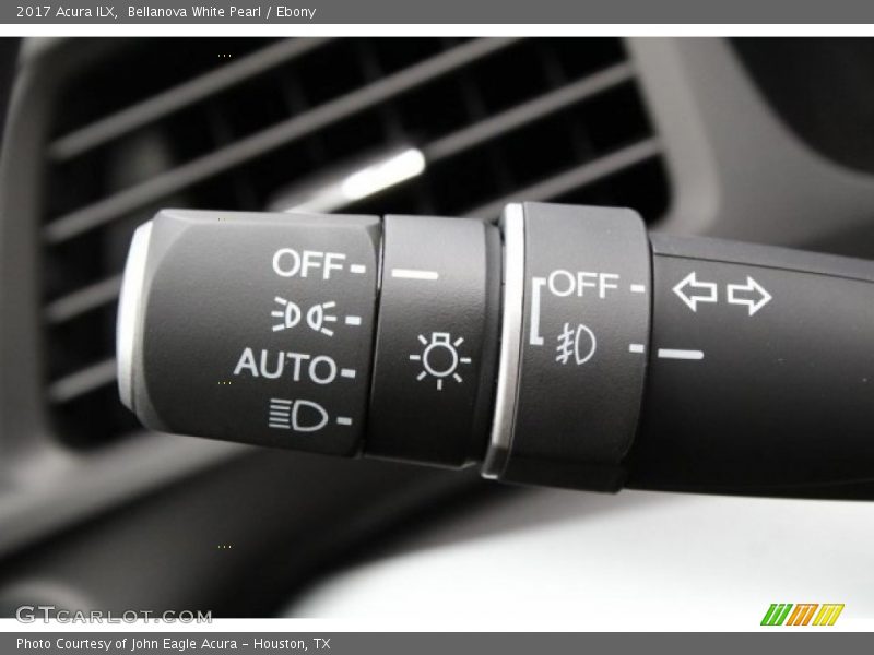Bellanova White Pearl / Ebony 2017 Acura ILX