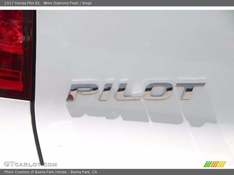 White Diamond Pearl / Beige 2017 Honda Pilot EX