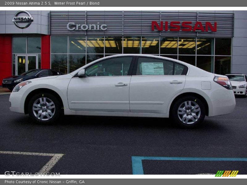 Winter Frost Pearl / Blond 2009 Nissan Altima 2.5 S