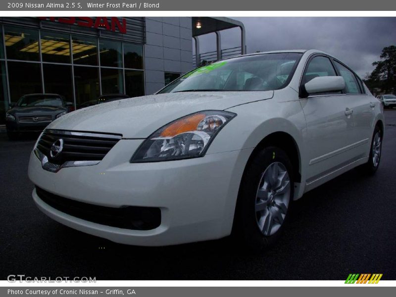 Winter Frost Pearl / Blond 2009 Nissan Altima 2.5 S