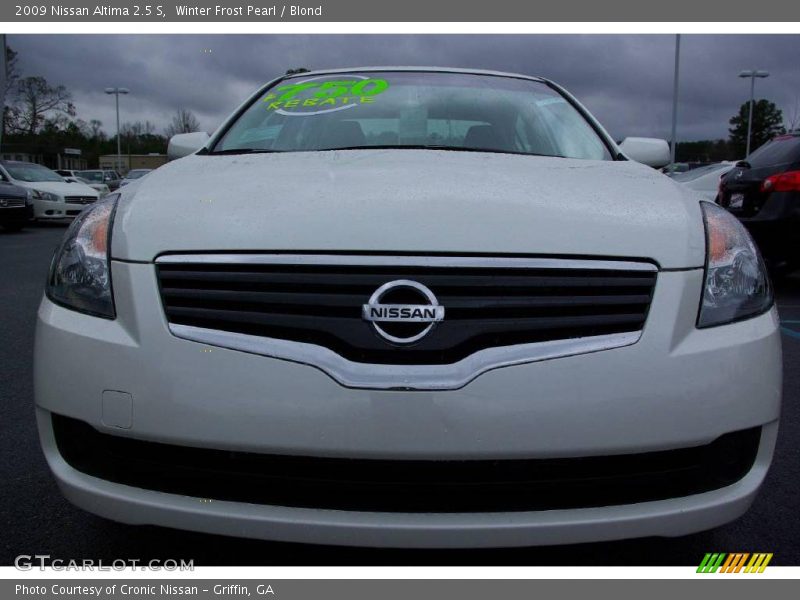 Winter Frost Pearl / Blond 2009 Nissan Altima 2.5 S