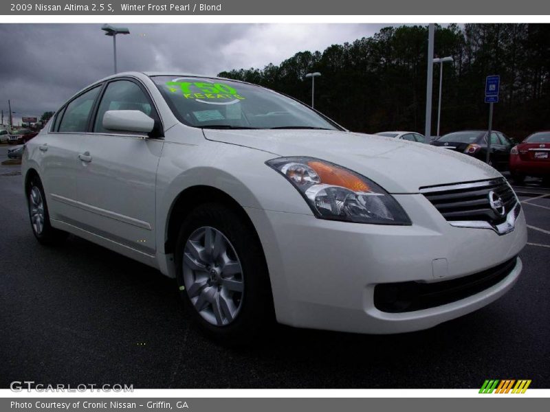 Winter Frost Pearl / Blond 2009 Nissan Altima 2.5 S